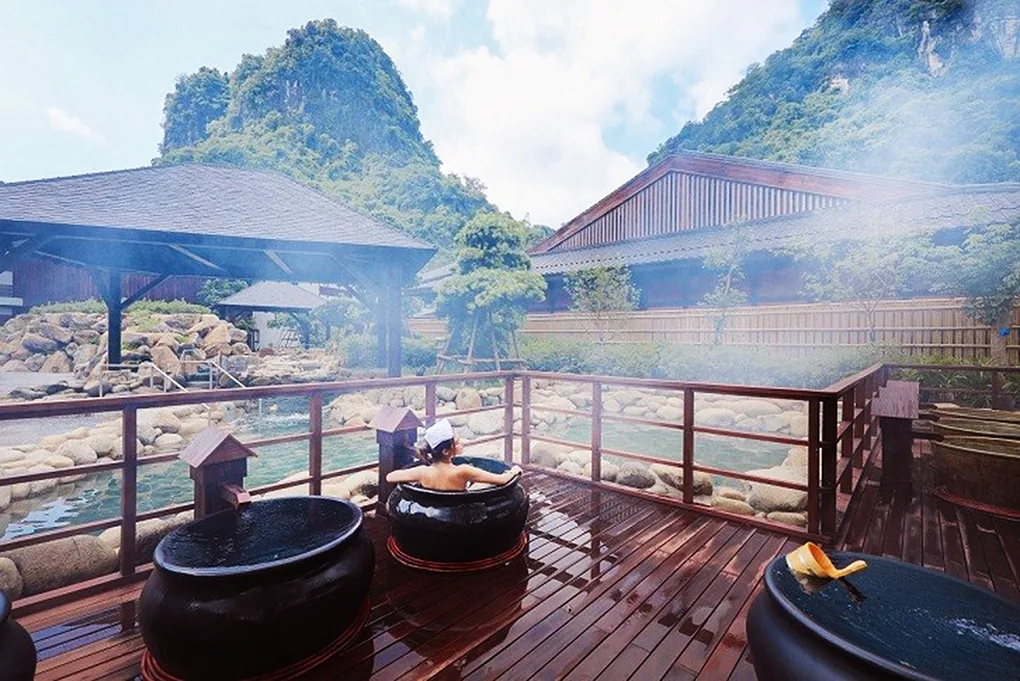 yoko onsen quang hanh 16034435 1464 8462 1603443610