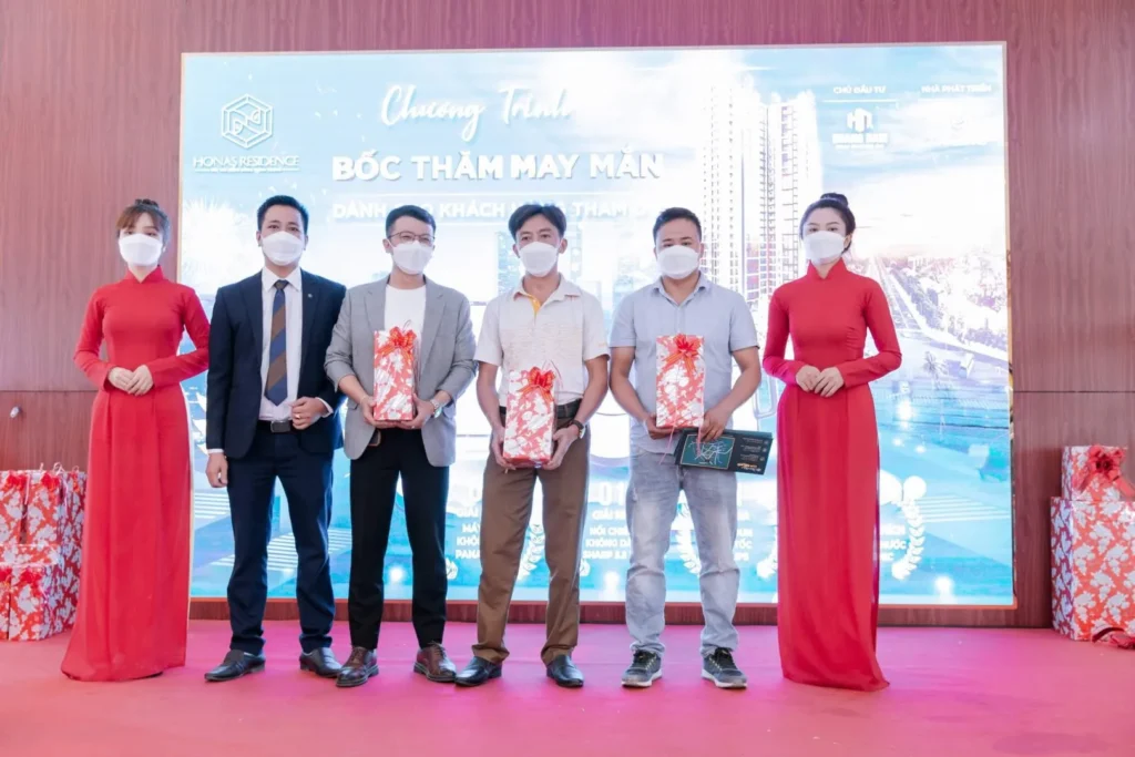 Tưng bừng lễ khai trương nhà mẫu Honas Residence 26 4N2B5273