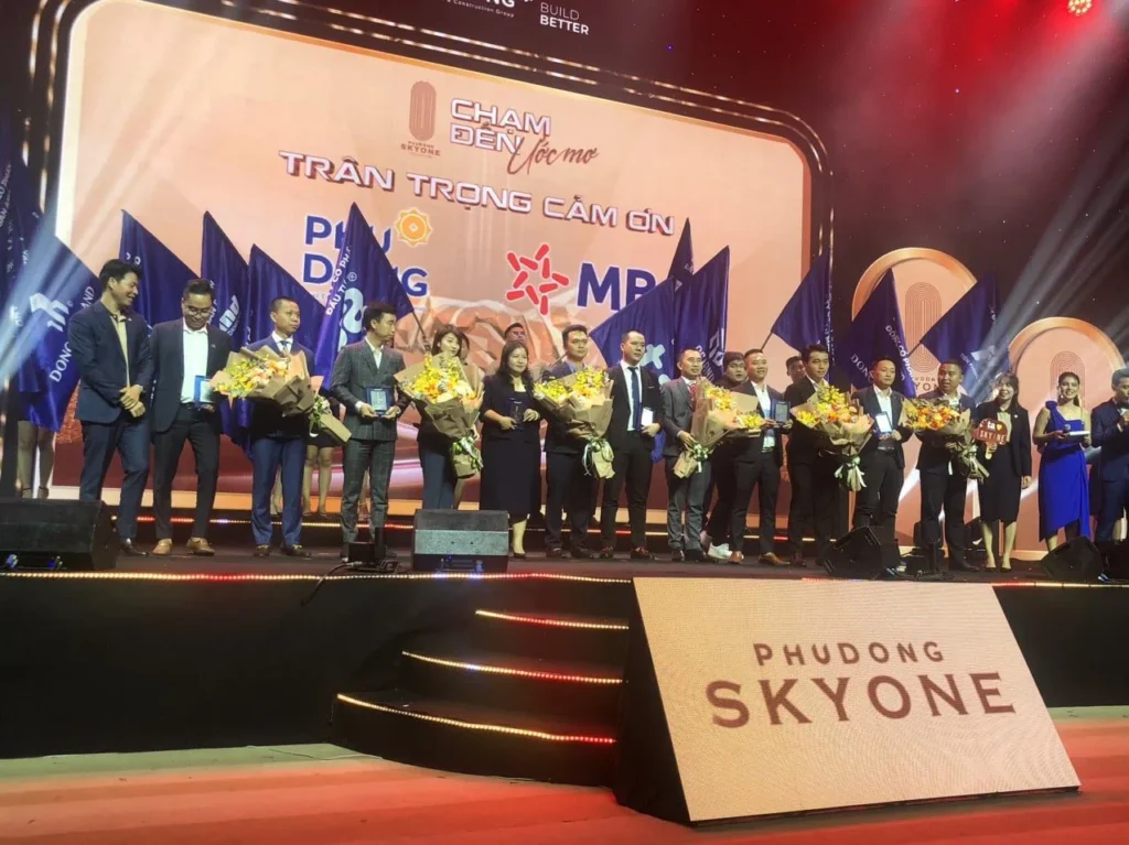 MapleLand đại lý chính thức F1 dự án Phú Đông SkyOne 38 z5267515131542 11c67bcbd55779f4b236891e90dd87f0