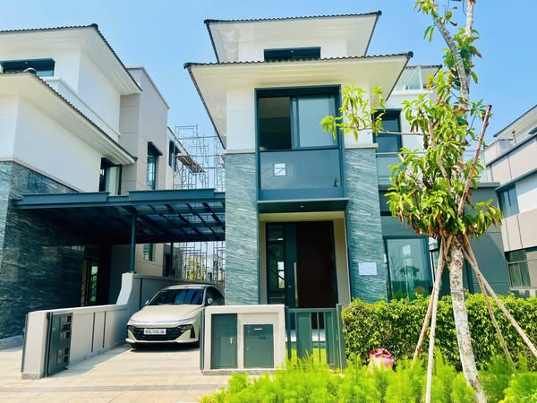 tien do thi cong gladia by the water 3