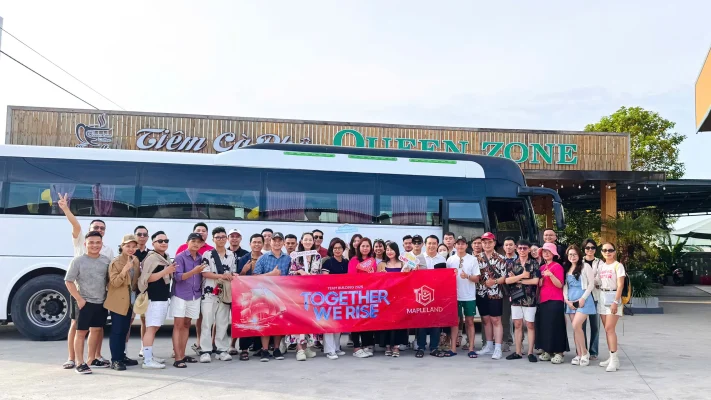 Team Building 2025 - Mapleland Together We Rise 35 z6907195296819 2ff8fe05f6b749d25fec93854da5a00d 11zon