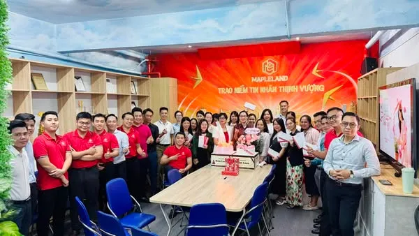 mapleland chuc mung 20 thang 10 11zon