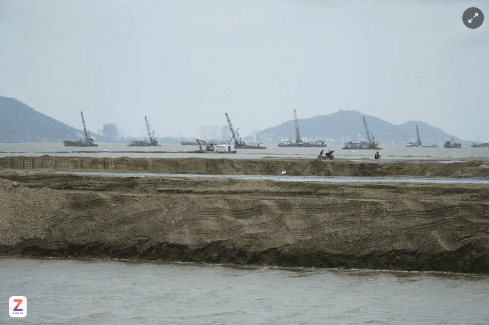 San lấp và hình thành đường nội khu Vin Cần Giờ